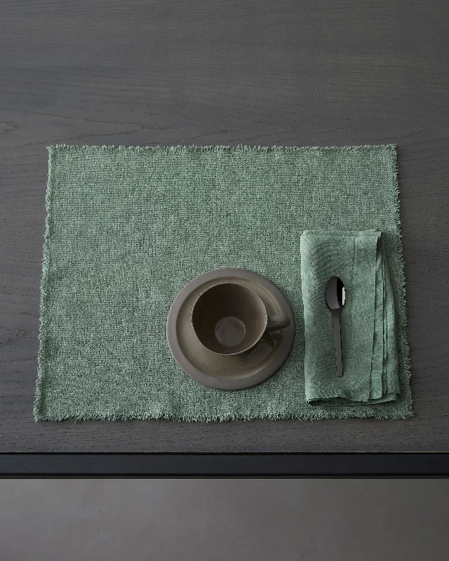 affordable-entryway-decor-ideas-Maya Placemat